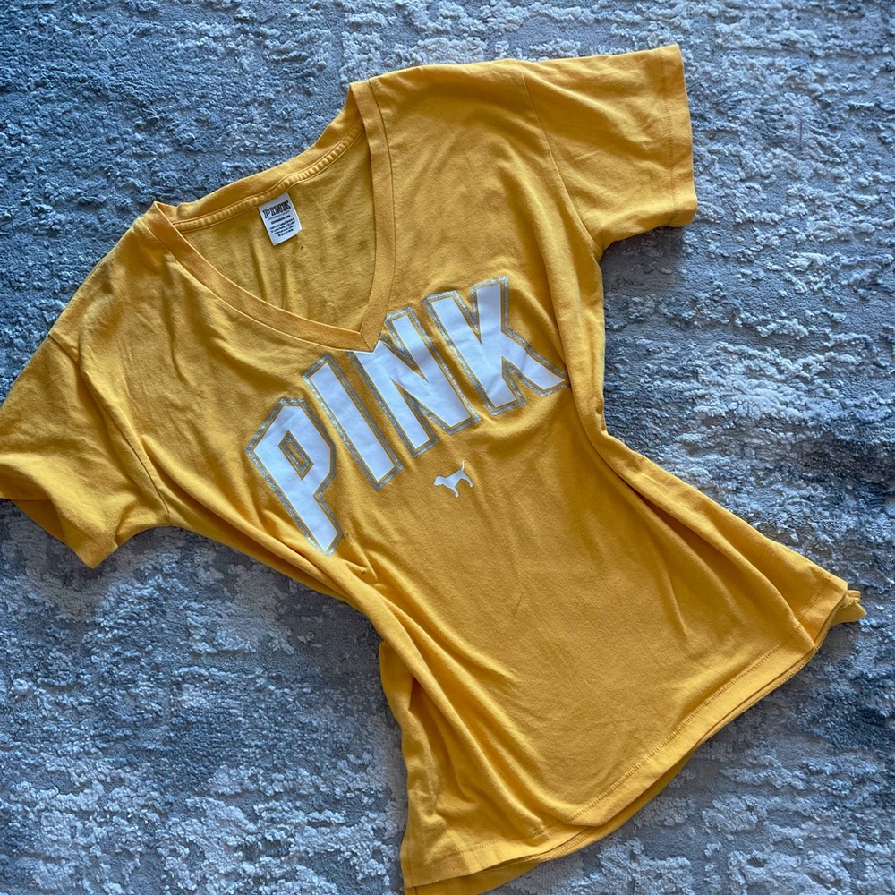 💛Pink shirt 👚